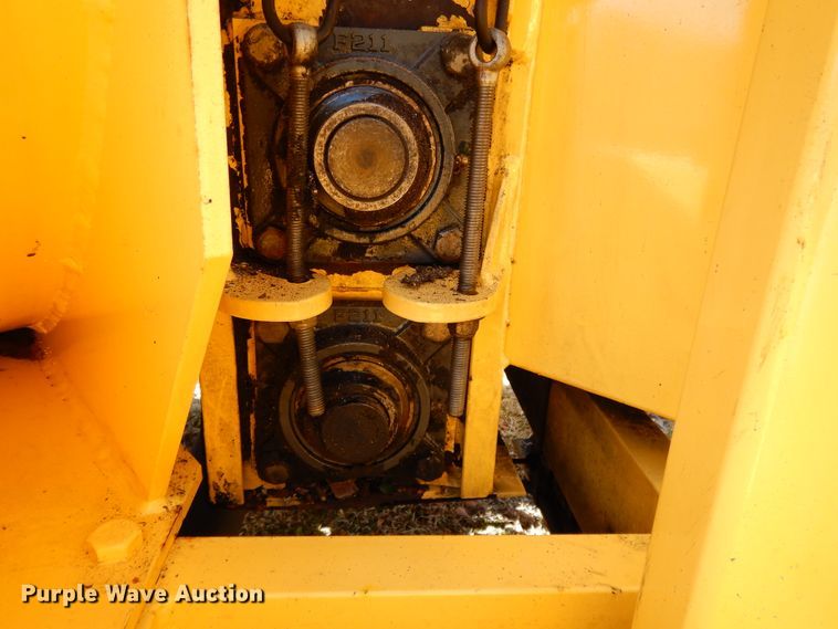 image for item DF5853 2007 Altec DC1820 wood chipper