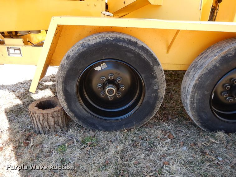 image for item DF5853 2007 Altec DC1820 wood chipper