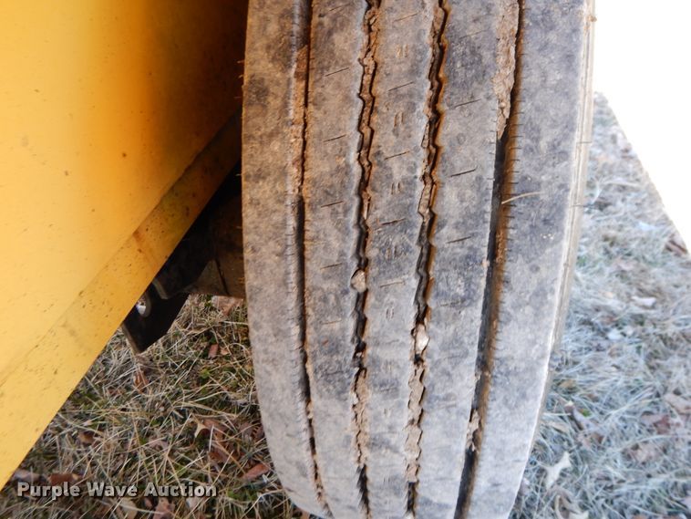 image for item DF5853 2007 Altec DC1820 wood chipper