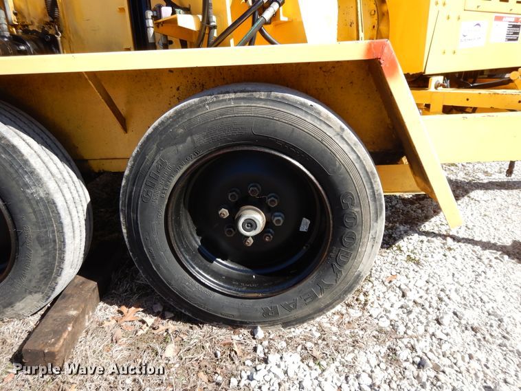 image for item DF5853 2007 Altec DC1820 wood chipper