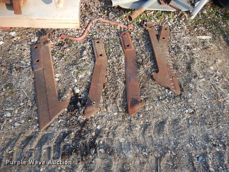 image for item DF5894 1981 Case Maxi Sneaker cable plow