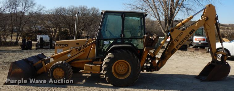 image for item DF5895 Ford 575D backhoe