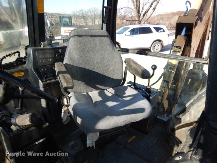 image for item DF5895 Ford 575D backhoe
