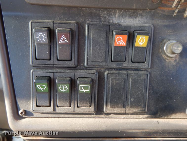 image for item DF5895 Ford 575D backhoe