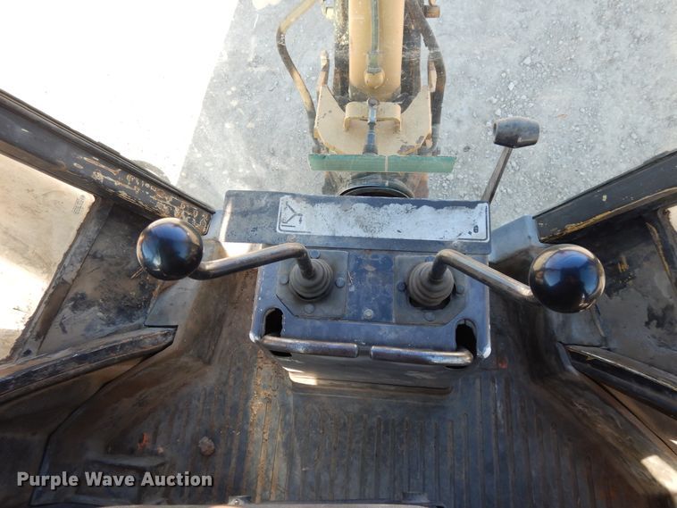 image for item DF5895 Ford 575D backhoe