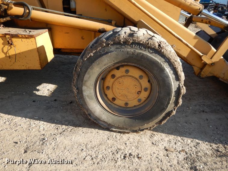 image for item DF5895 Ford 575D backhoe