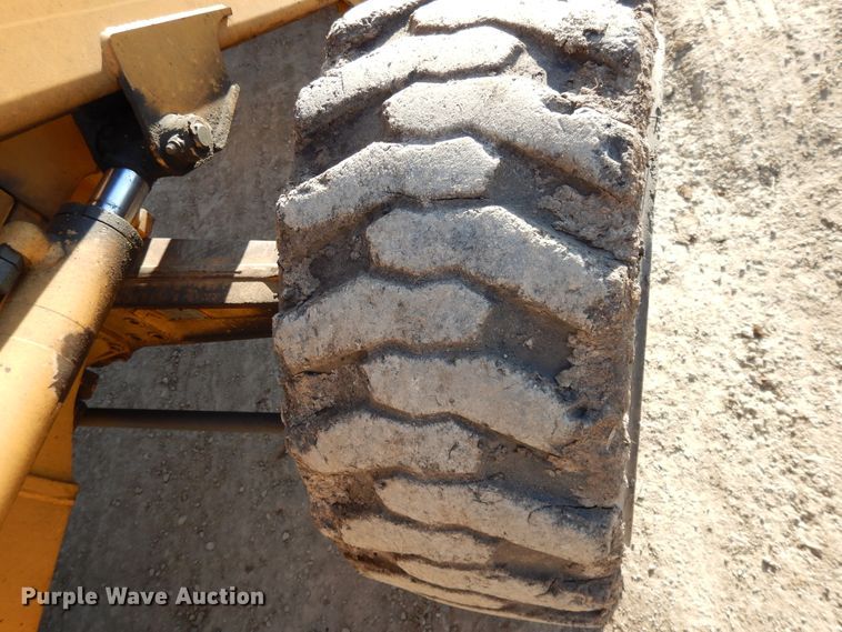 image for item DF5895 Ford 575D backhoe