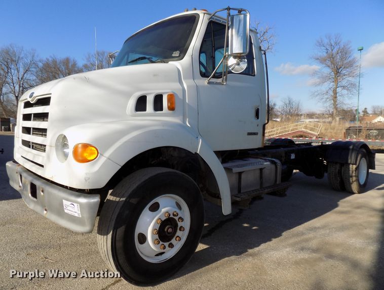 image for item DG2530 1999 Sterling L-Line truck cab and chassis