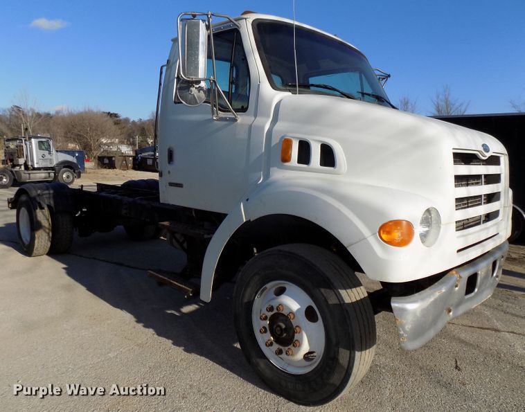 image for item DG2530 1999 Sterling L-Line truck cab and chassis