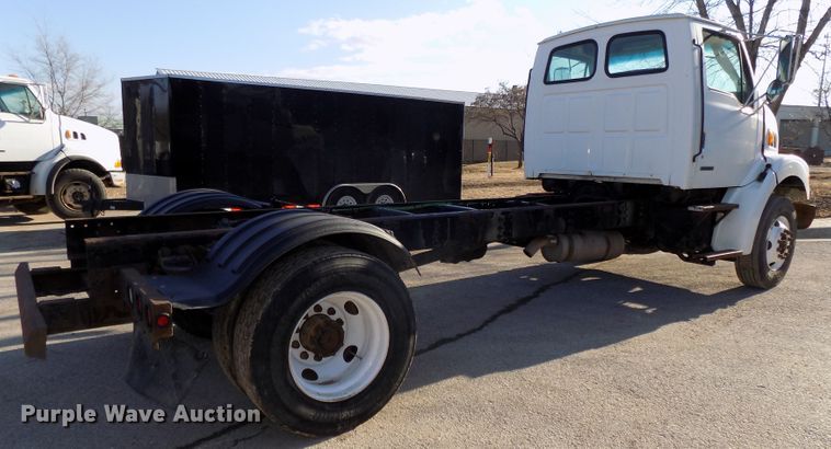 image for item DG2530 1999 Sterling L-Line truck cab and chassis