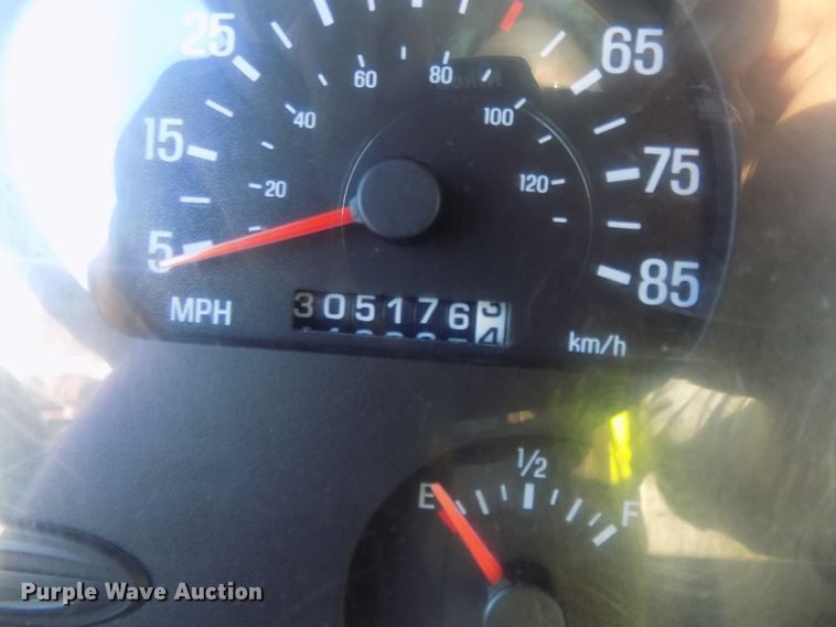 image for item DG2530 1999 Sterling L-Line truck cab and chassis