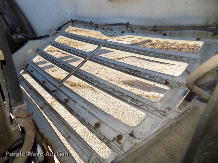 image for item DG2530 1999 Sterling L-Line truck cab and chassis