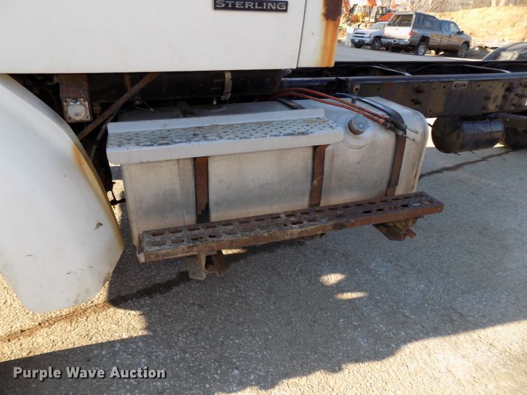 image for item DG2530 1999 Sterling L-Line truck cab and chassis