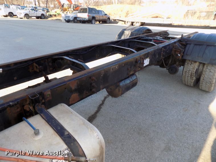 image for item DG2530 1999 Sterling L-Line truck cab and chassis