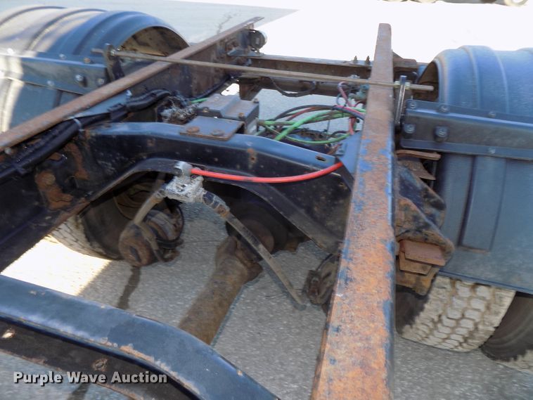 image for item DG2530 1999 Sterling L-Line truck cab and chassis