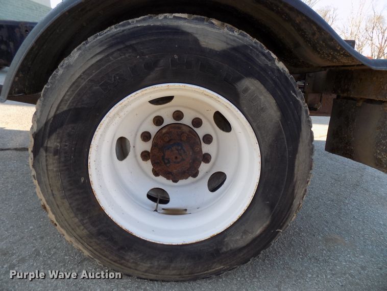 image for item DG2530 1999 Sterling L-Line truck cab and chassis