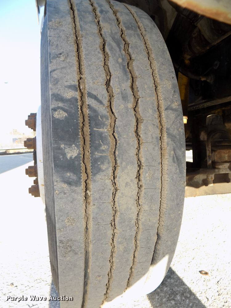 image for item DG2530 1999 Sterling L-Line truck cab and chassis