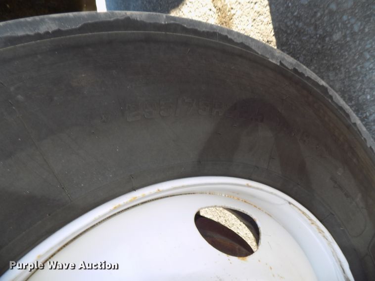 image for item DG2530 1999 Sterling L-Line truck cab and chassis