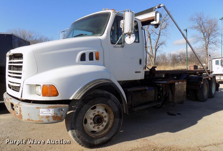 image for item DG2531 2000 Sterling L-Line roll-off container truck