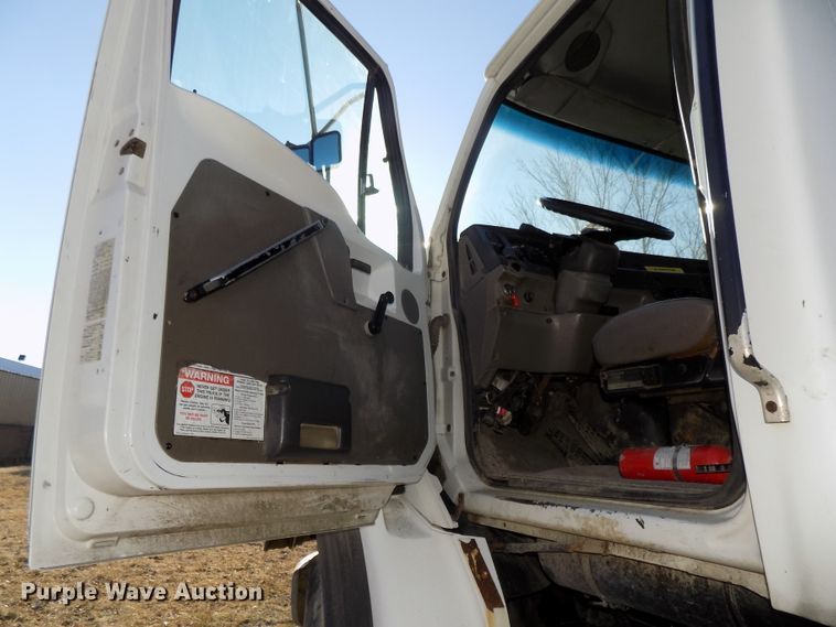 image for item DG2531 2000 Sterling L-Line roll-off container truck