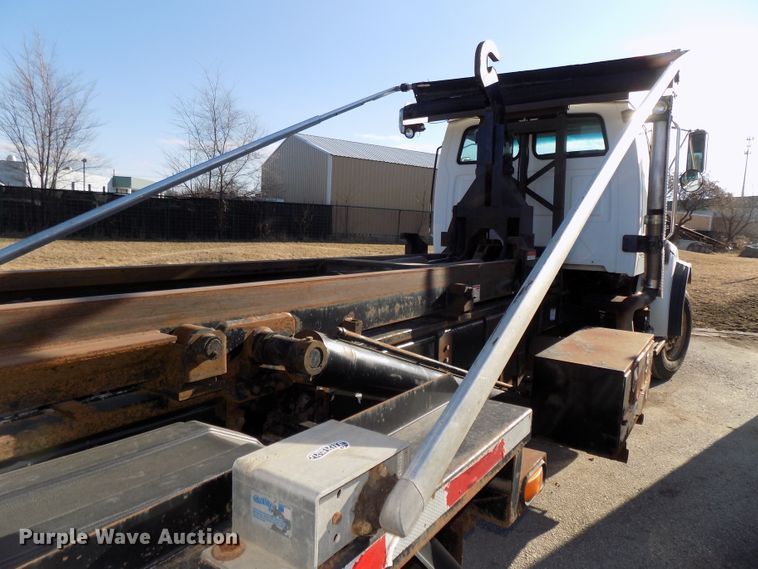 image for item DG2531 2000 Sterling L-Line roll-off container truck