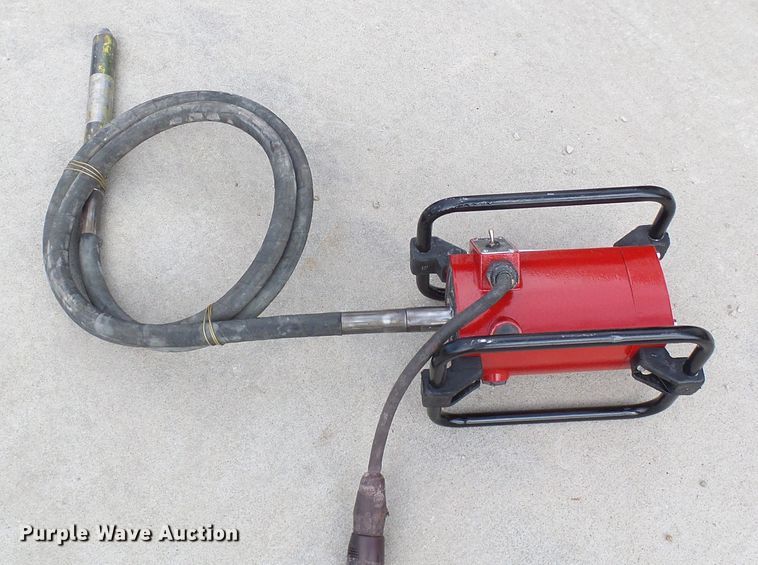 image for item DG5571 Northrock concrete vibrator