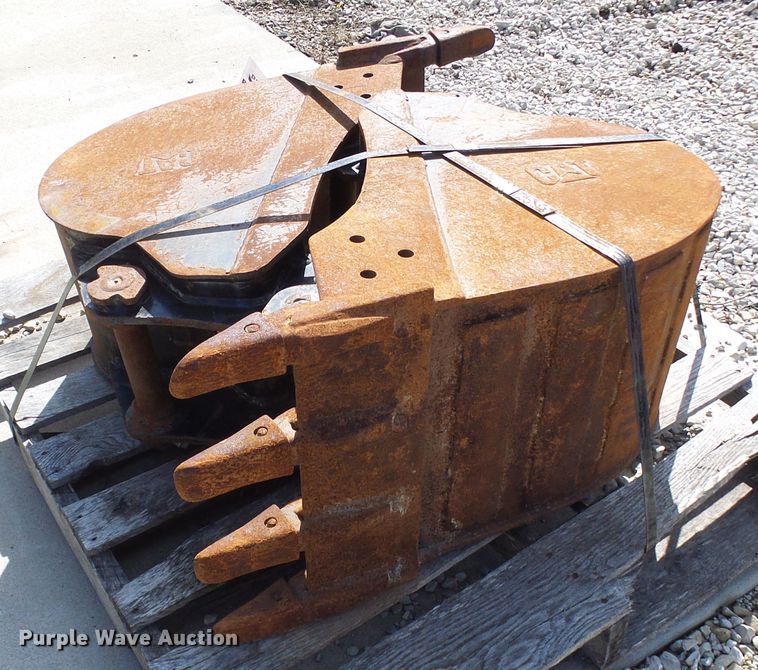 image for item DG5573 (2) Caterpillar excavator buckets