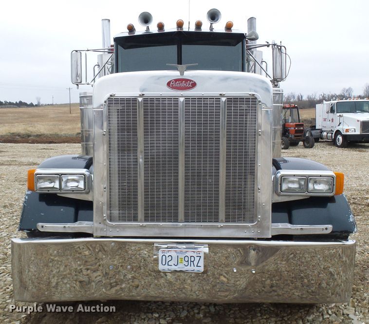 image for item DG5576 1996 Peterbilt 379 dump truck