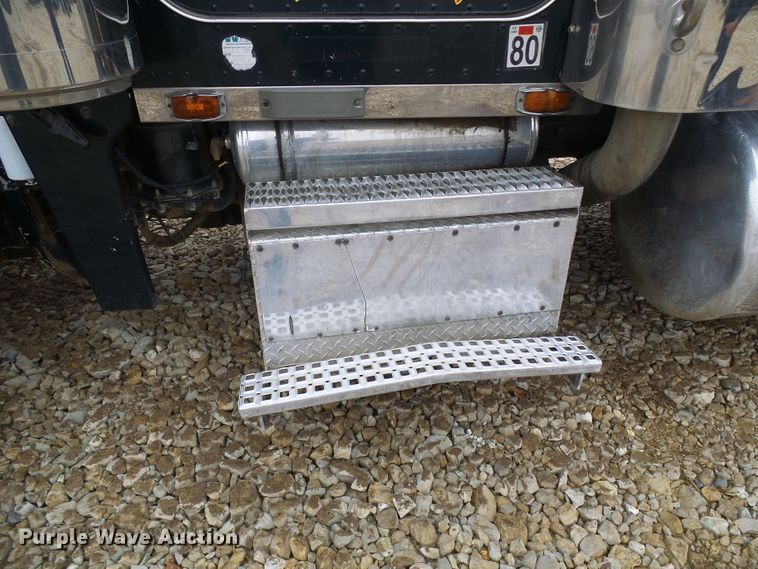 image for item DG5576 1996 Peterbilt 379 dump truck