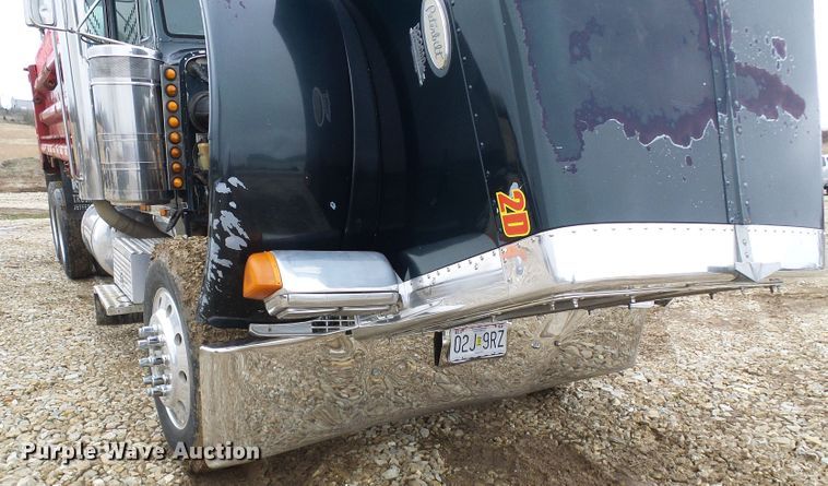 image for item DG5576 1996 Peterbilt 379 dump truck