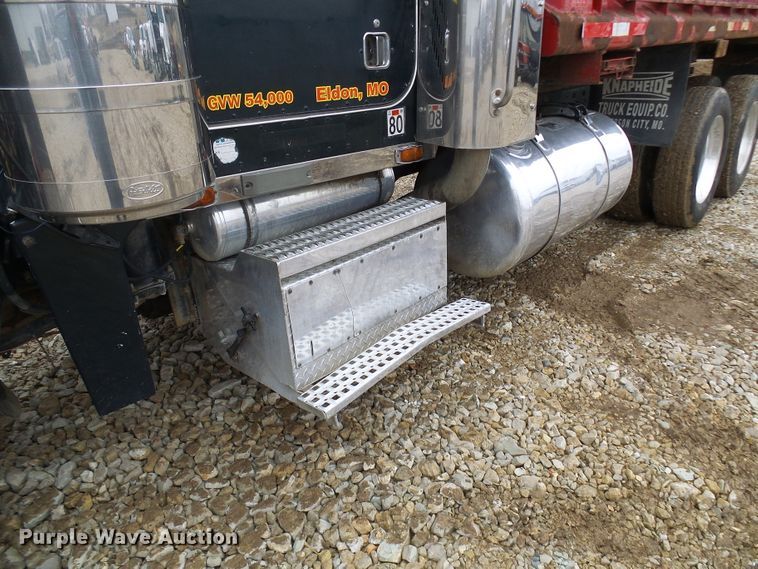 image for item DG5576 1996 Peterbilt 379 dump truck