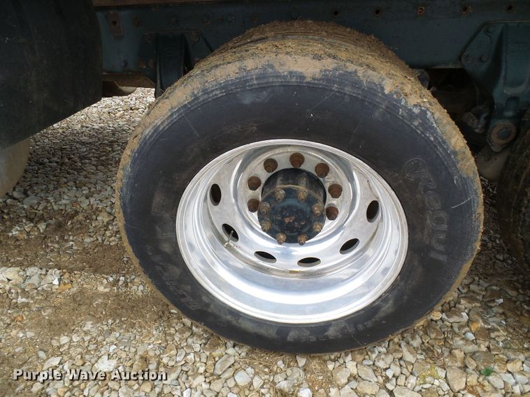 image for item DG5576 1996 Peterbilt 379 dump truck