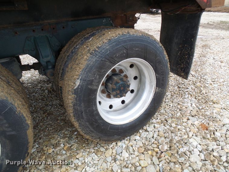 image for item DG5576 1996 Peterbilt 379 dump truck