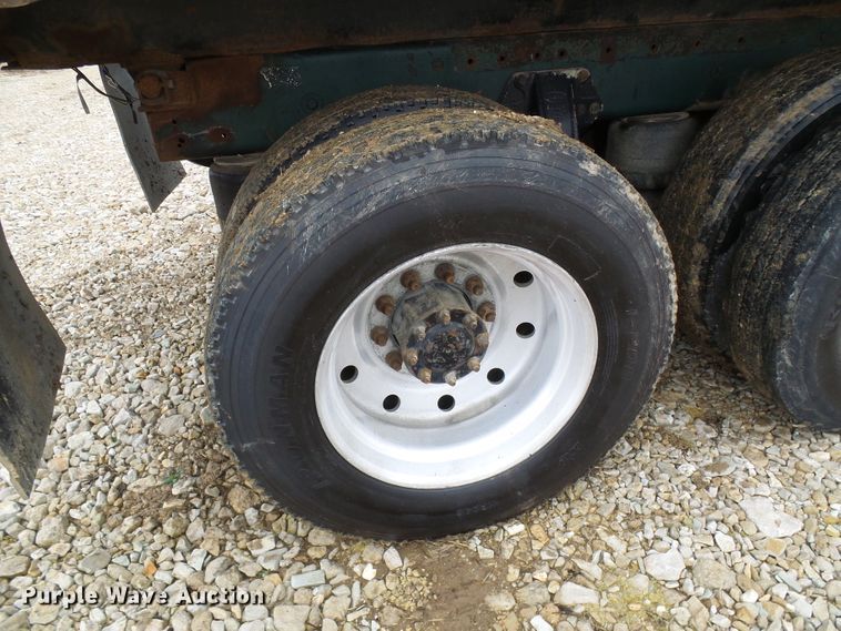 image for item DG5576 1996 Peterbilt 379 dump truck