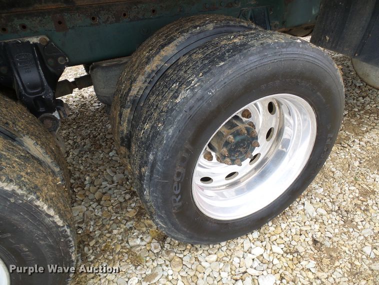 image for item DG5576 1996 Peterbilt 379 dump truck