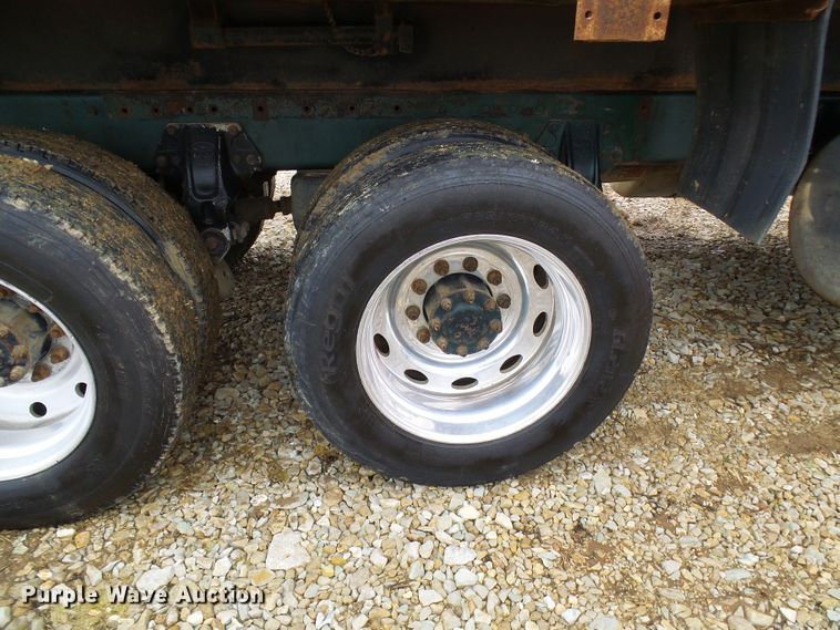 image for item DG5576 1996 Peterbilt 379 dump truck