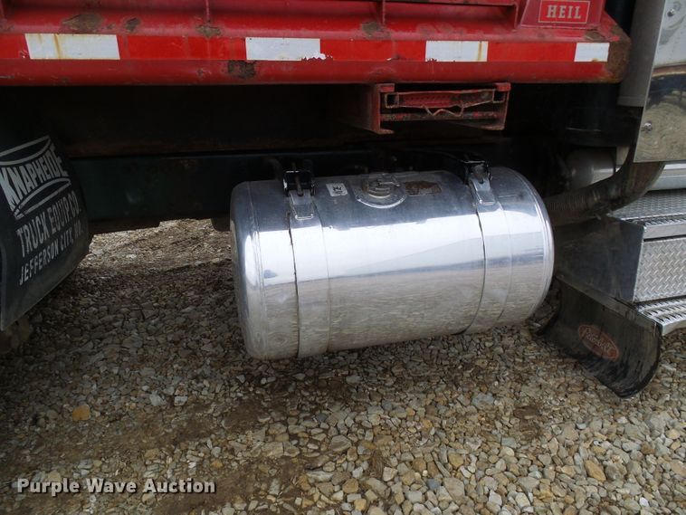 image for item DG5576 1996 Peterbilt 379 dump truck