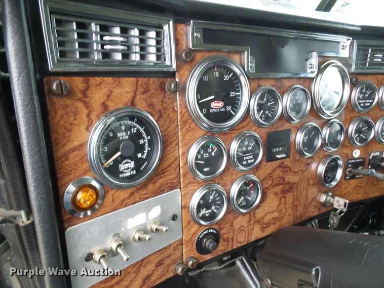 image for item DG5576 1996 Peterbilt 379 dump truck