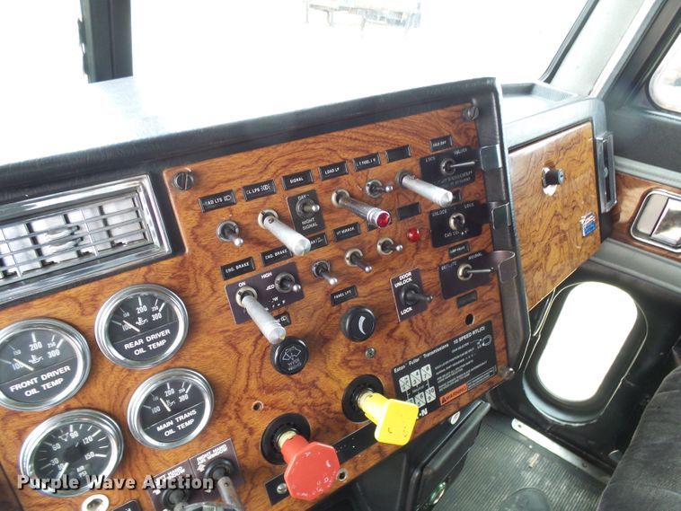 image for item DG5576 1996 Peterbilt 379 dump truck