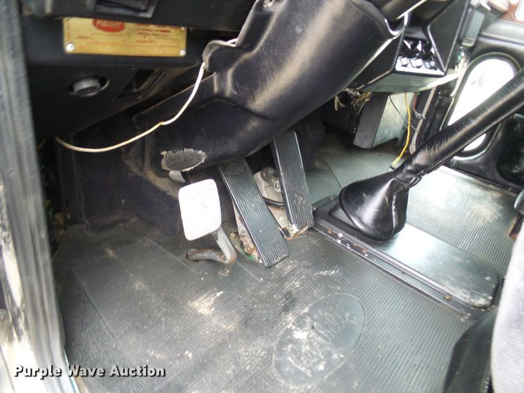 image for item DG5576 1996 Peterbilt 379 dump truck