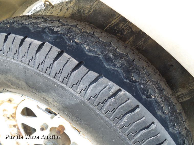 image for item DG5582 2005 Roadmaster enclosed cargo trailer