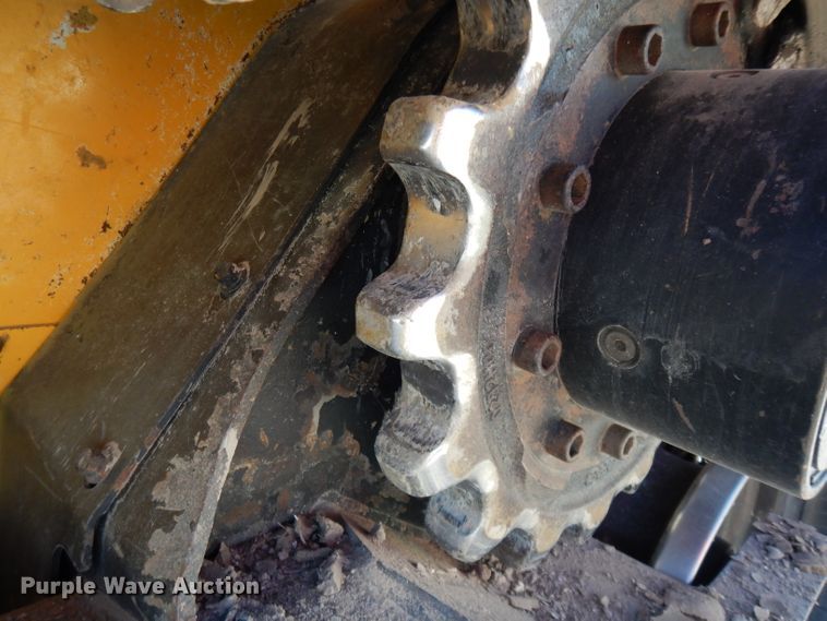 image for item DG6330 2011 John Deere 323D  tracked skid steer loader