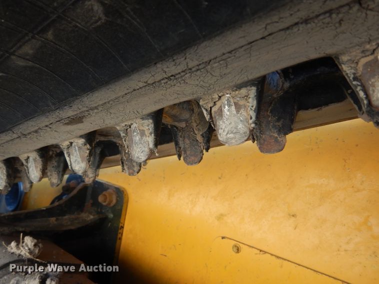 image for item DG6330 2011 John Deere 323D  tracked skid steer loader