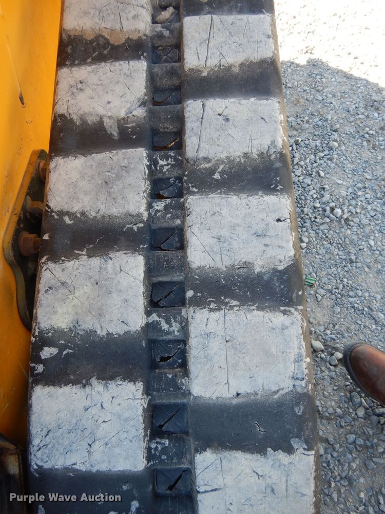 image for item DG6330 2011 John Deere 323D  tracked skid steer loader