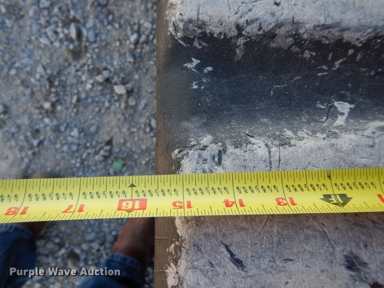 image for item DG6330 2011 John Deere 323D  tracked skid steer loader