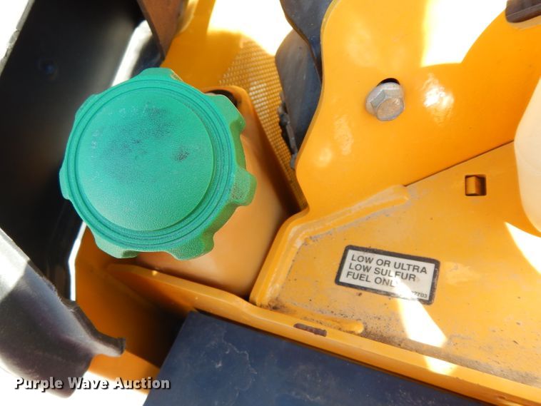 image for item DG6330 2011 John Deere 323D  tracked skid steer loader