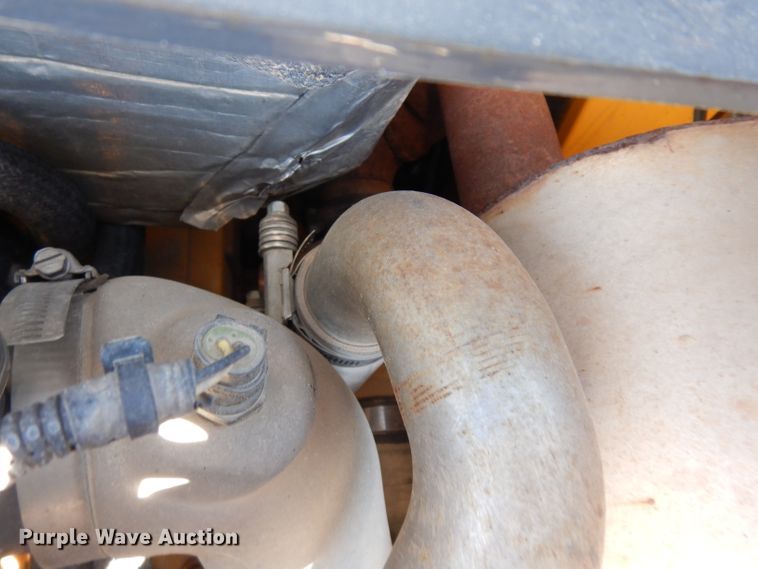 image for item DG6330 2011 John Deere 323D  tracked skid steer loader