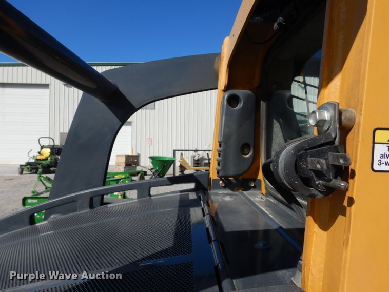 image for item DG6330 2011 John Deere 323D  tracked skid steer loader