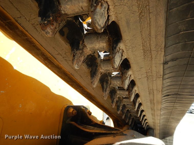 image for item DG6330 2011 John Deere 323D  tracked skid steer loader