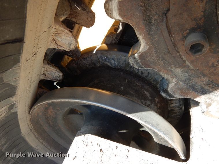 image for item DG6330 2011 John Deere 323D  tracked skid steer loader